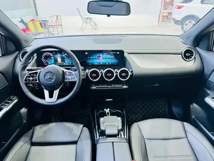 Mercedes Benz GLA 2023 GLA 200 10