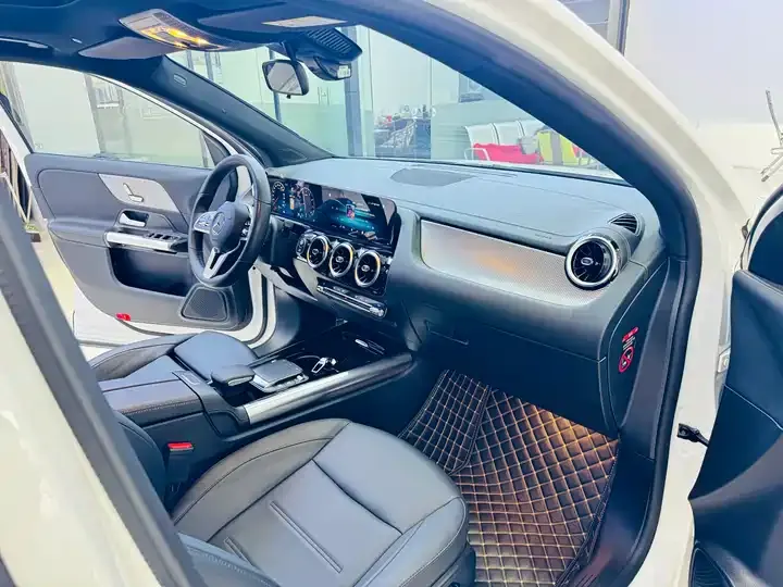 Mercedes Benz GLA 2023 GLA 200 9