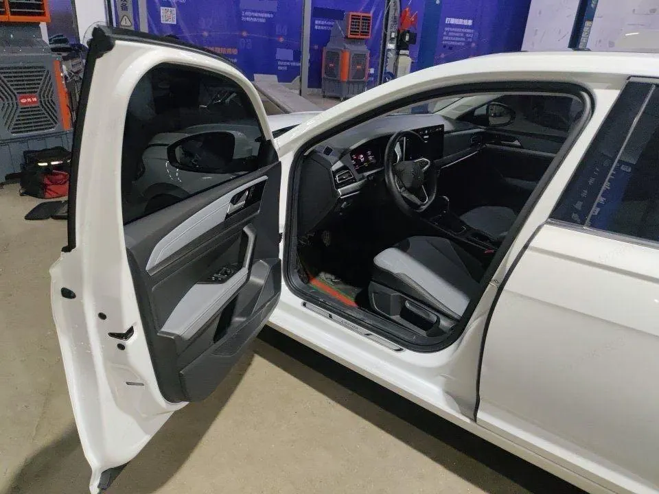 Volkswagen 2023 LaVida 1.5 5 Million Edition Automatic 2