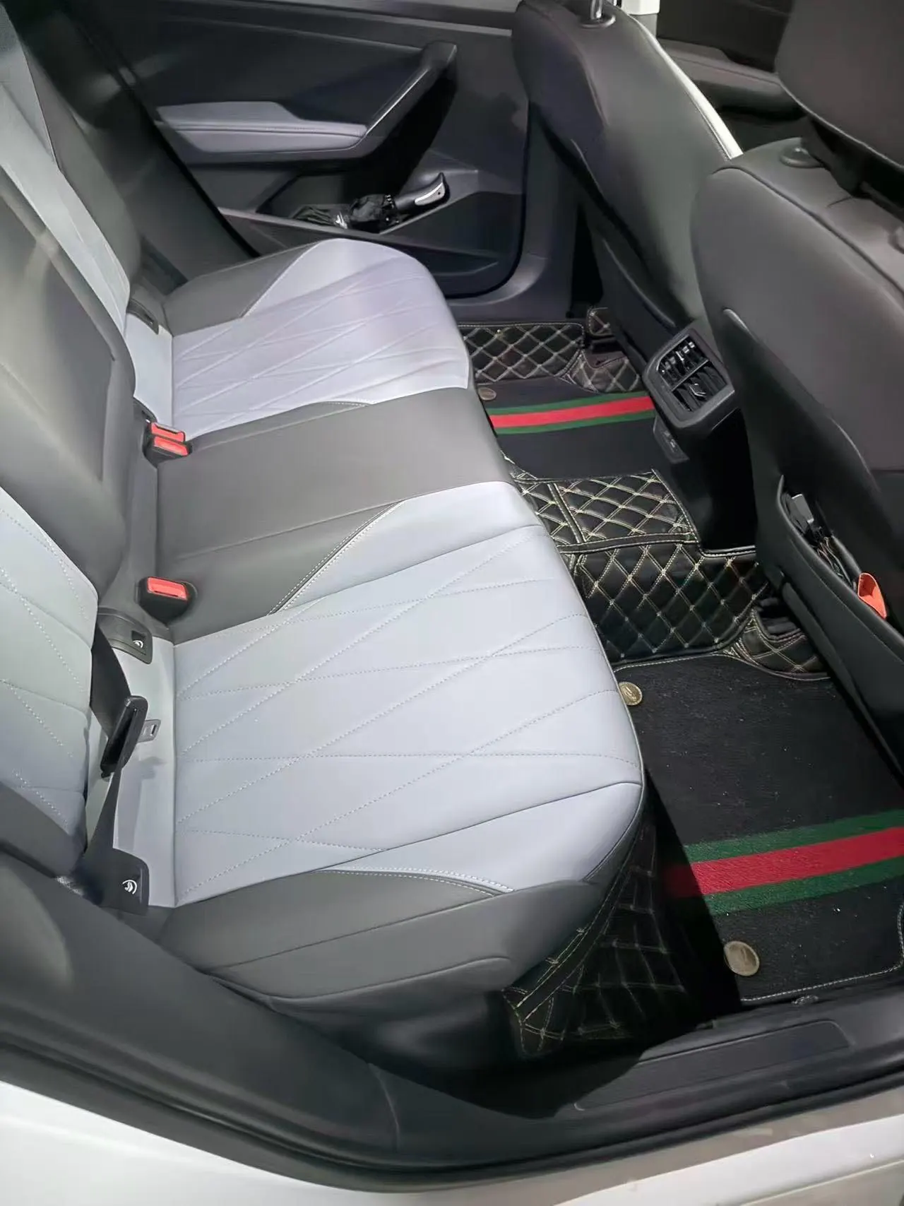 Volkswagen 2023 LaVida 1.5 5 Million Edition Automatic 3