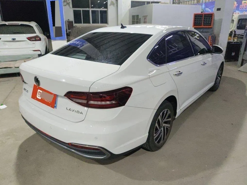 Volkswagen 2023 LaVida 1.5 5 Million Edition Automatic 4