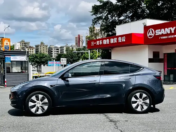 Model Y 2022 long-range all-wheel drive 4