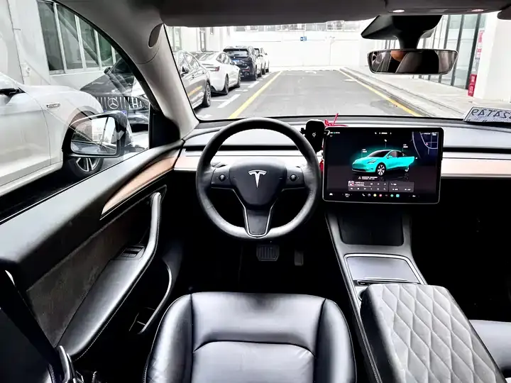 Model Y 2022 long-range all-wheel drive 6