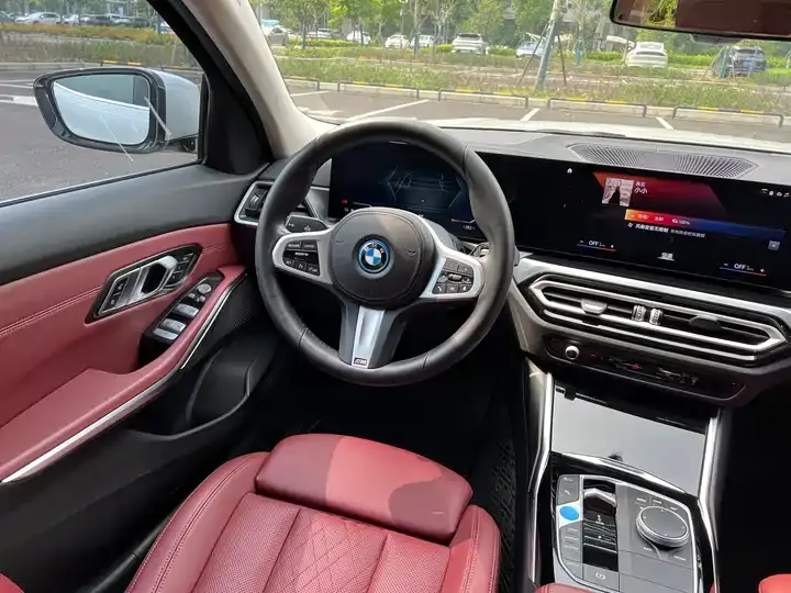 BMW i3 2022 eDrive 35 L 10