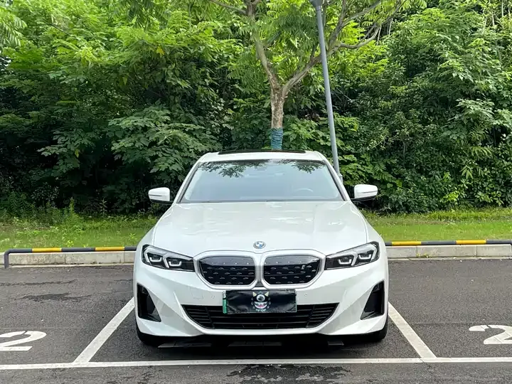 BMW i3 2022 eDrive 35 L 2