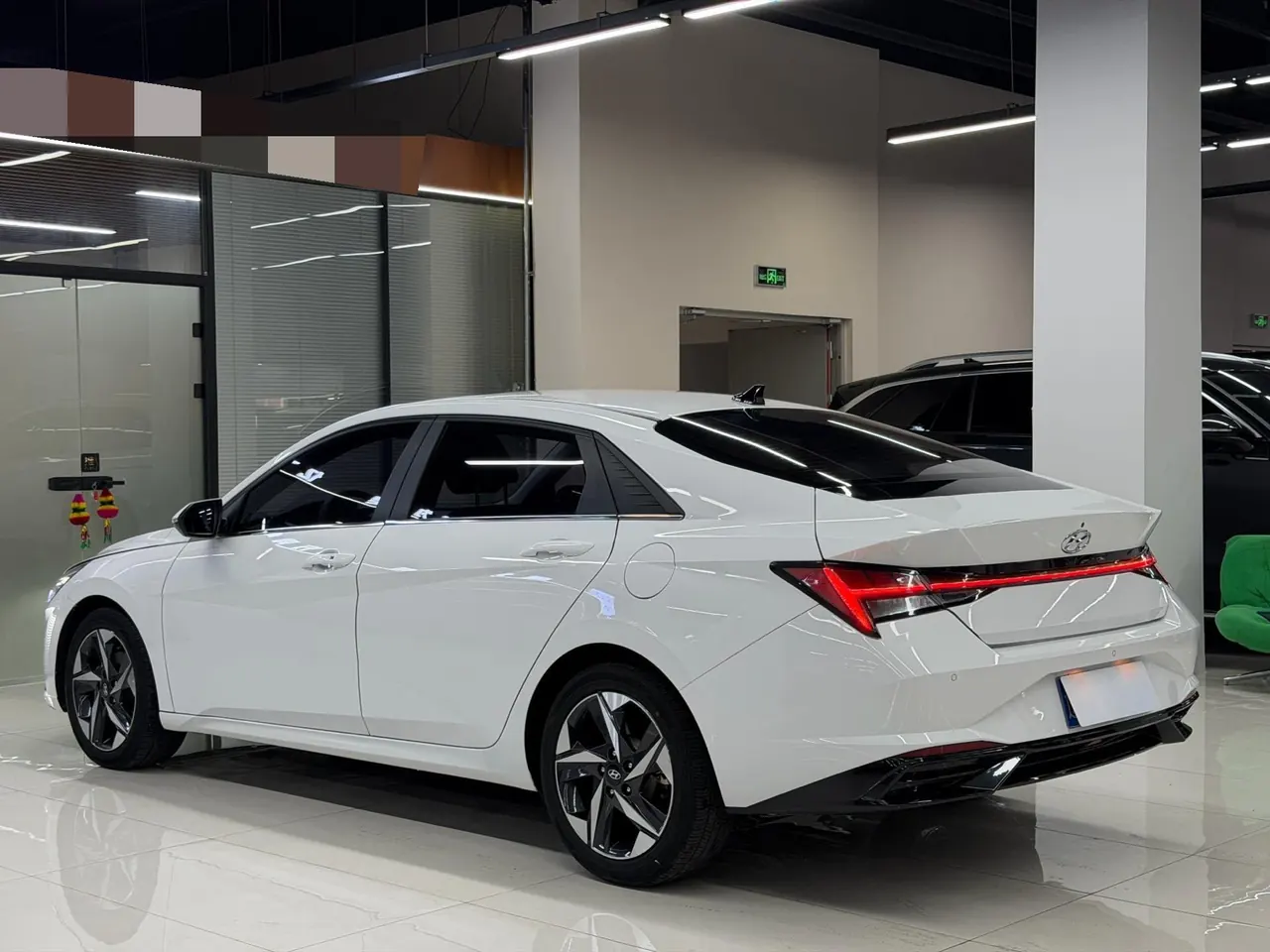 Hyundai 2022 Elantra -3-compartment 1.5 stepless LUX premium automatic gear 10