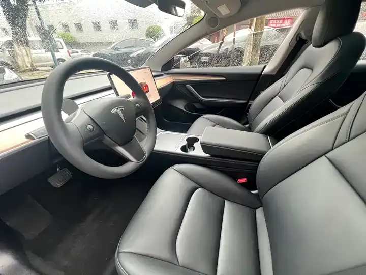 2022 Model 3 Rear-Wheel Drive Version 5