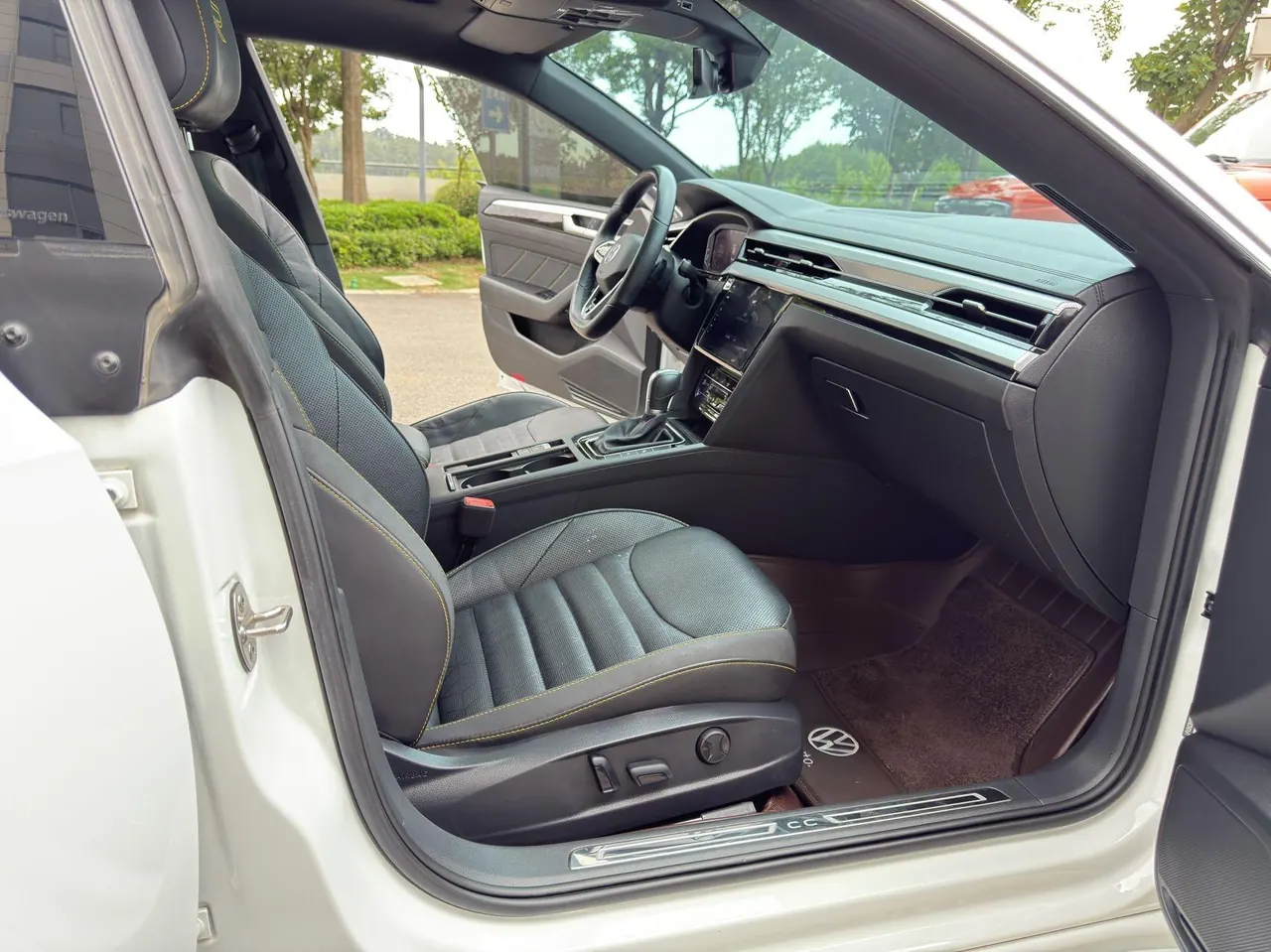 Volkswagen 2023 CC 2.0TSI 380TSI eye-catching automatic gear 12