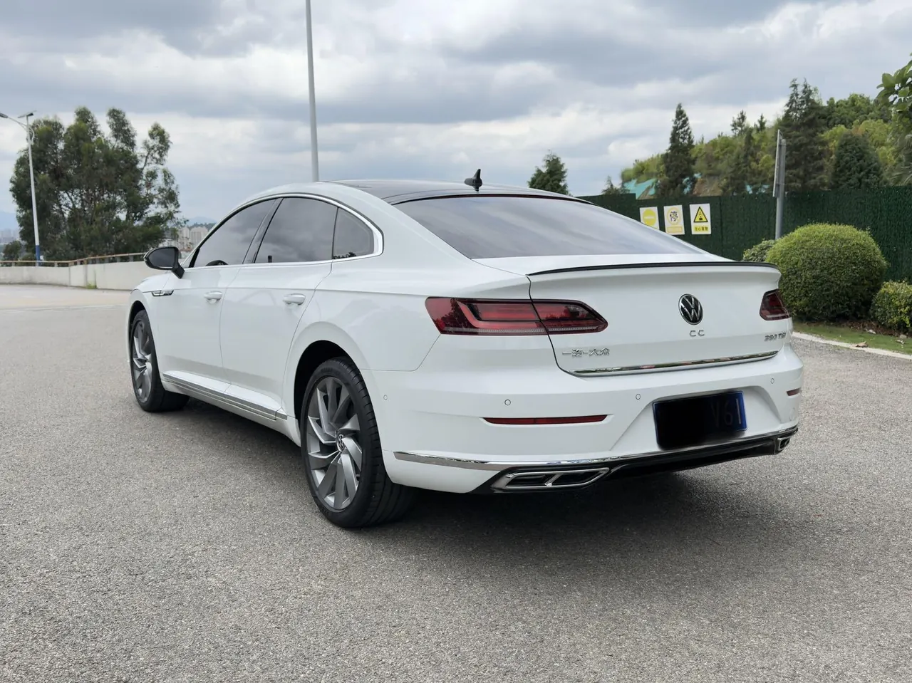 Volkswagen 2023 CC 2.0TSI 380TSI eye-catching automatic gear 5
