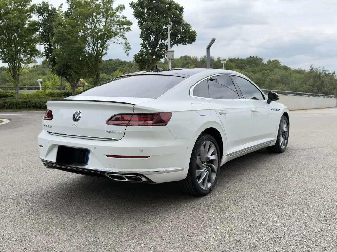 Volkswagen 2023 CC 2.0TSI 380TSI eye-catching automatic gear 6