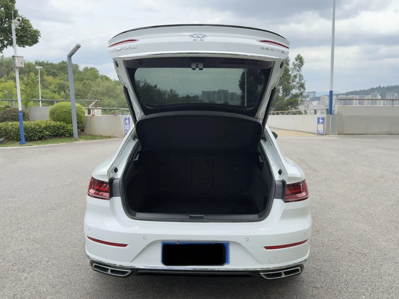 Volkswagen 2023 CC 2.0TSI 380TSI eye-catching automatic gear 7