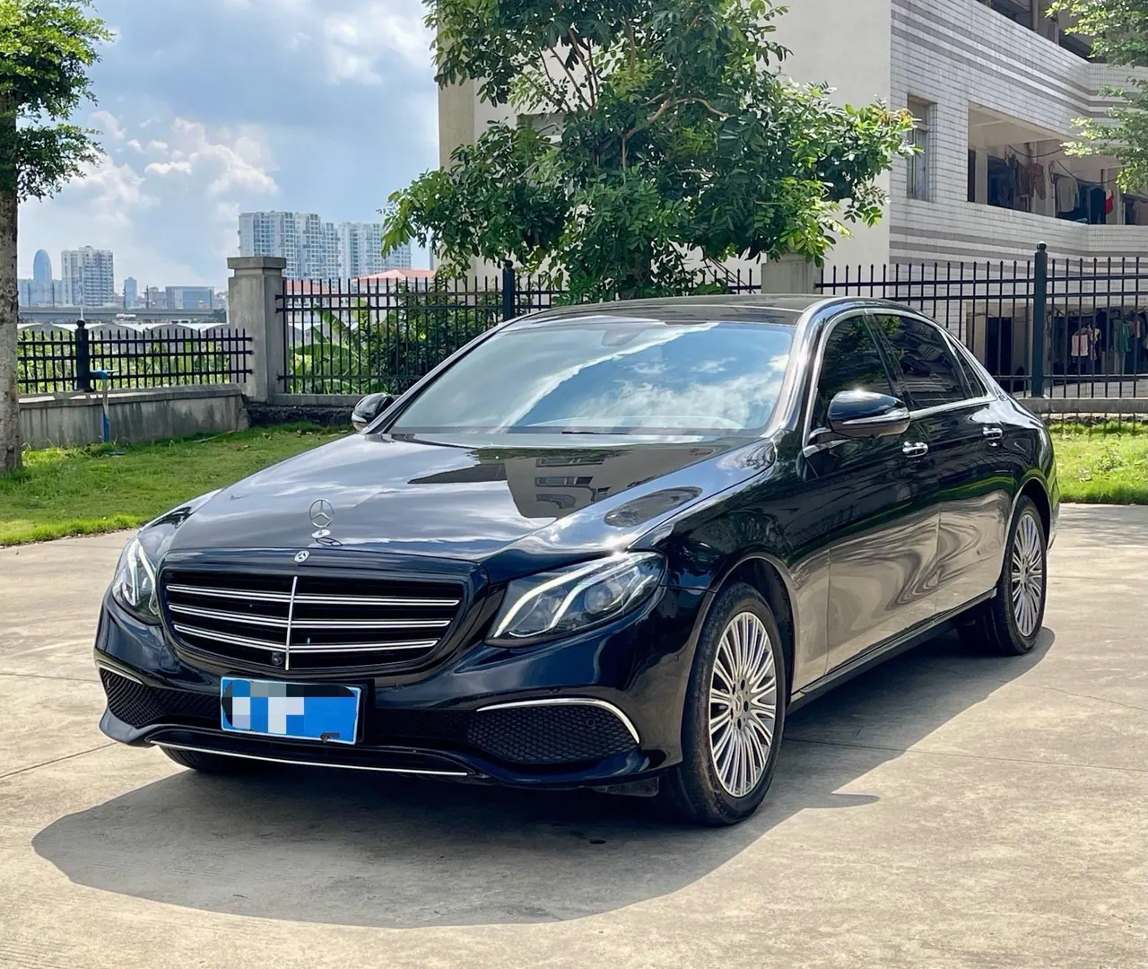 Mercedes Benz E-Class 2020 E 300 L 2.0T Sports Fashion Automatic Gear - View 1