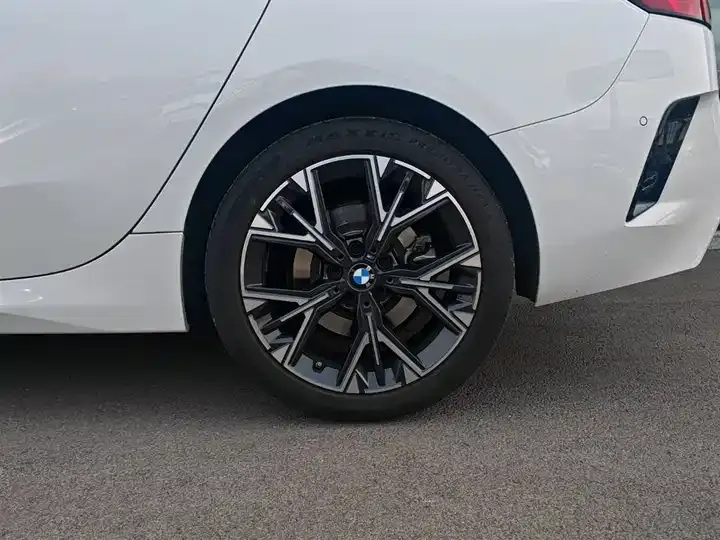 BMW 2 Series 2025 225L M Sports Suit 10