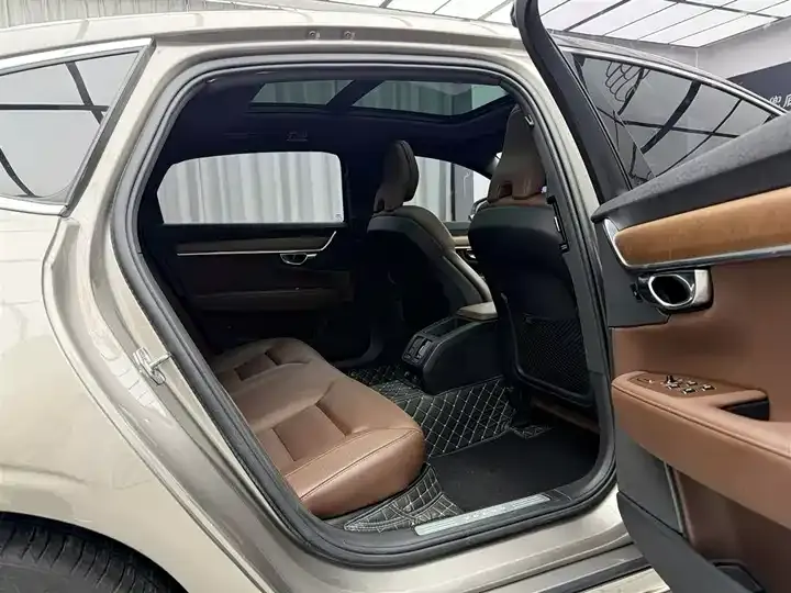 Volvo S90 2021 B5 Zhiyi Deluxe Edition 6