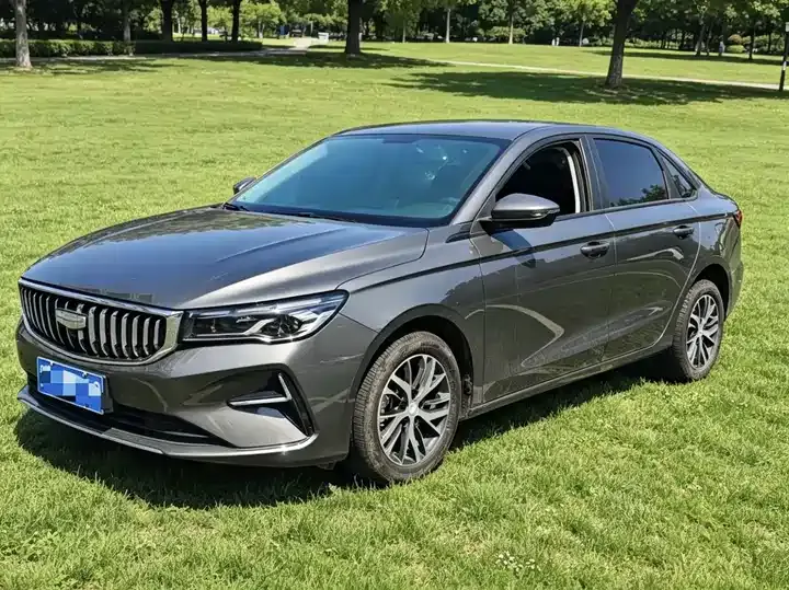 Открыть галерею: Emgrand 2025 4th Generation 1.5L CVT Longteng Edition