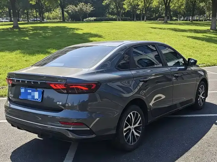 Emgrand 2025 4th Generation 1.5L CVT Longteng Edition 6