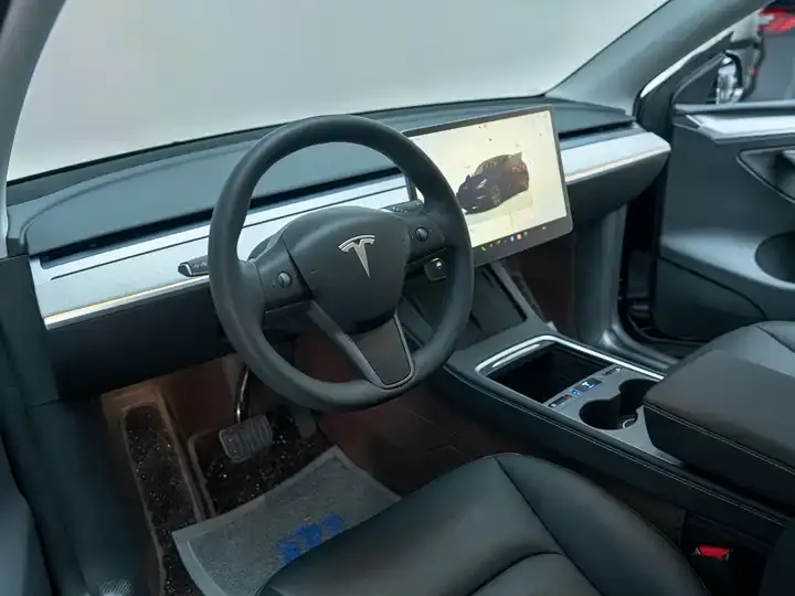 Model Y 2023 rear-wheel drive version 10