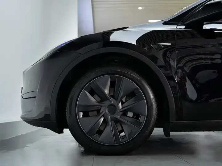 Model Y 2023 rear-wheel drive version 9