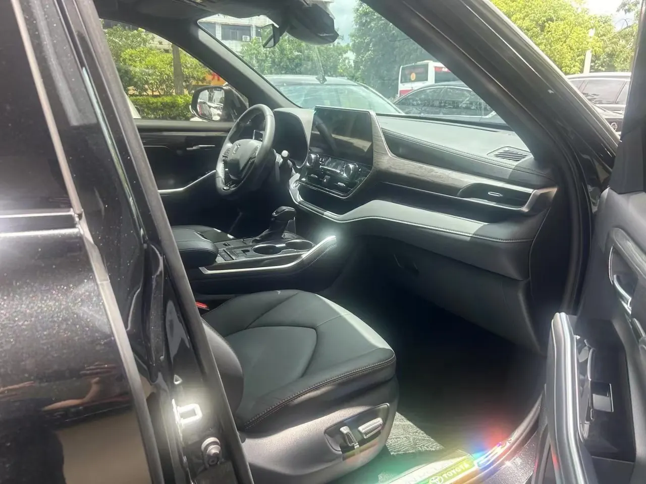 Toyota 2024 Crown Land Release HEV 2.5 Stepless Four-wheel Drive Premium Edition Automatic Gear 8