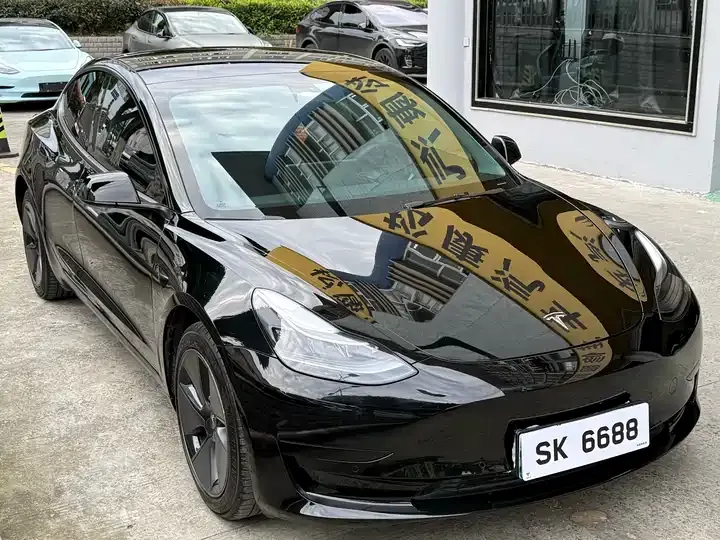 2022 Model 3 Rear-Wheel Drive Version 3