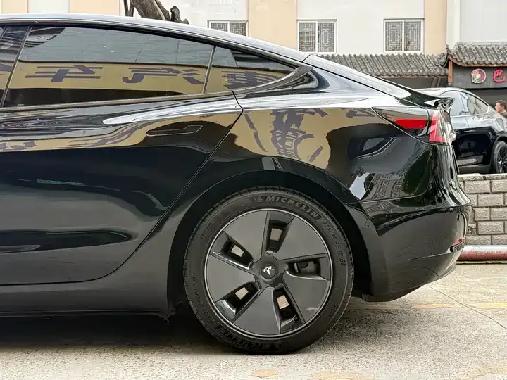 2022 Model 3 Rear-Wheel Drive Version 5
