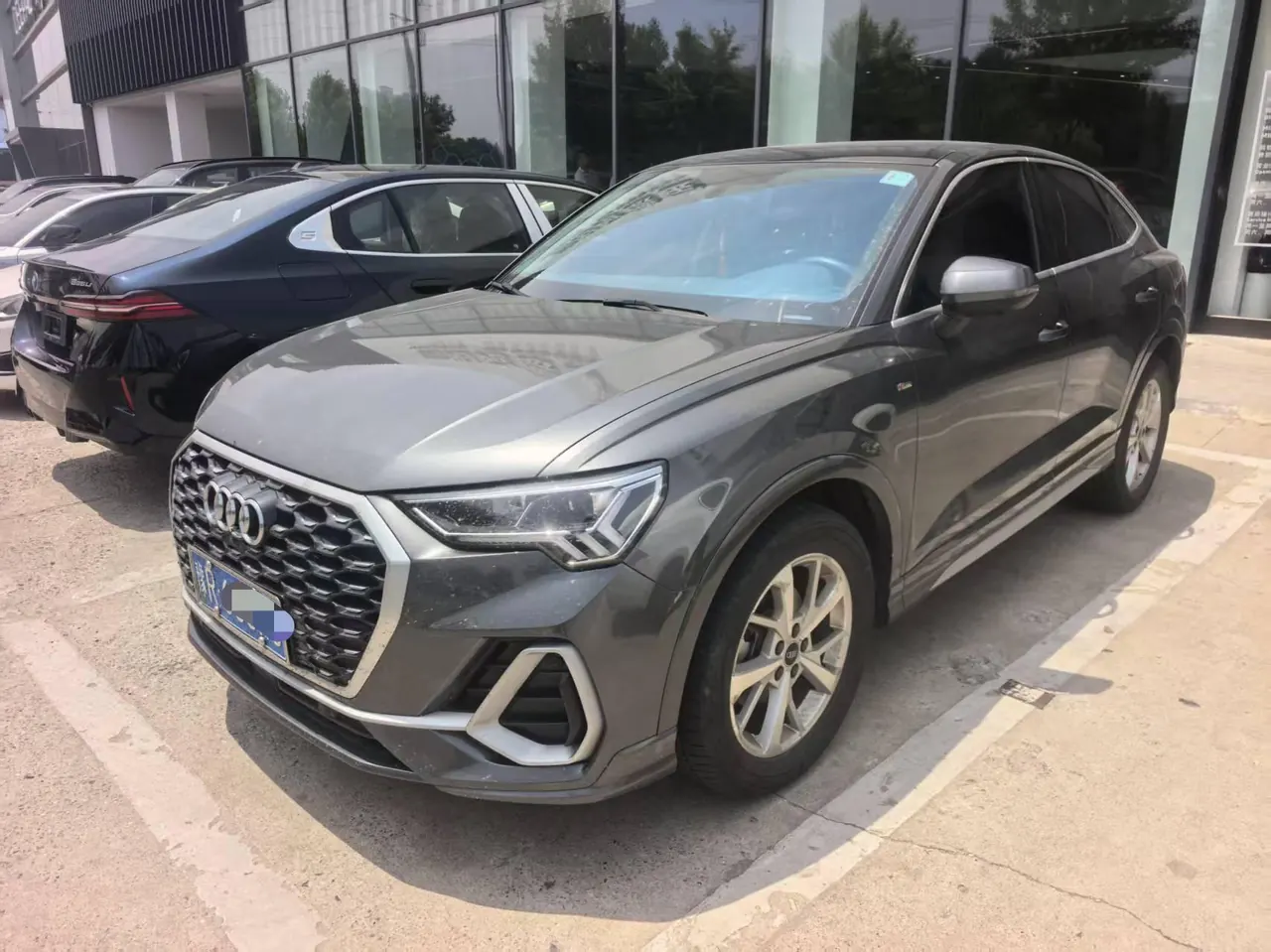Audi 2020 Q3 Sportback 1.4TFSI 35TFSI aggressive automatic gear - View 1