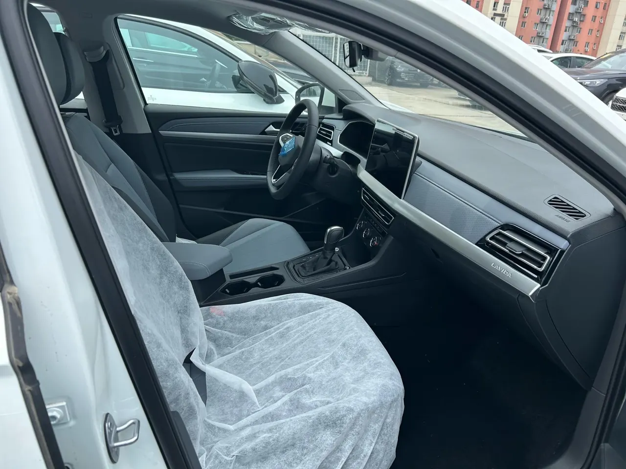Volkswagen 2024 LaVida 1.5 Star 5 Million Edition Automatic Gear 3
