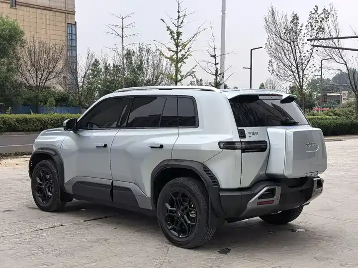 Titanium 3 2025 501KM Rear Drive Max Edition 4
