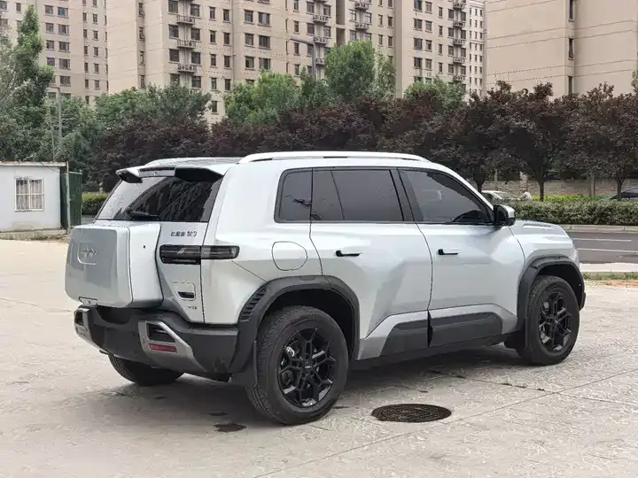 Titanium 3 2025 501KM Rear Drive Max Edition 6