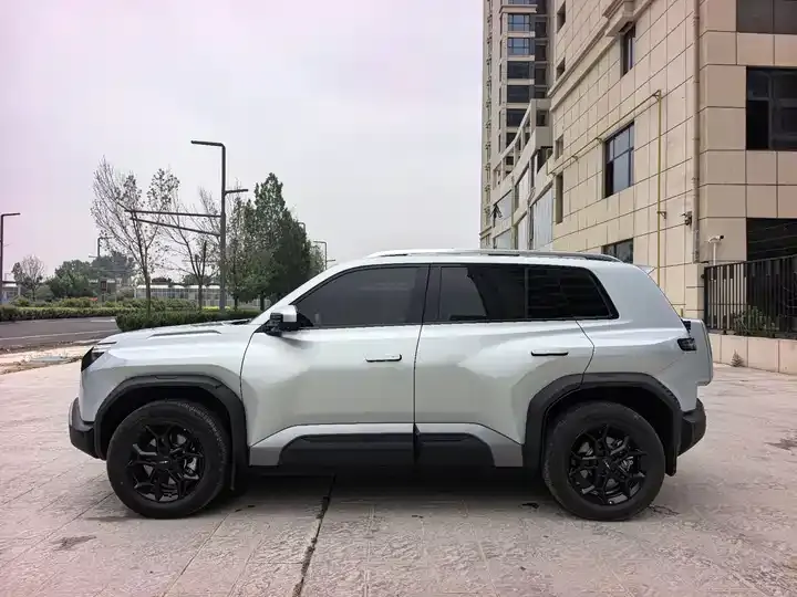 Titanium 3 2025 501KM Rear Drive Max Edition 7