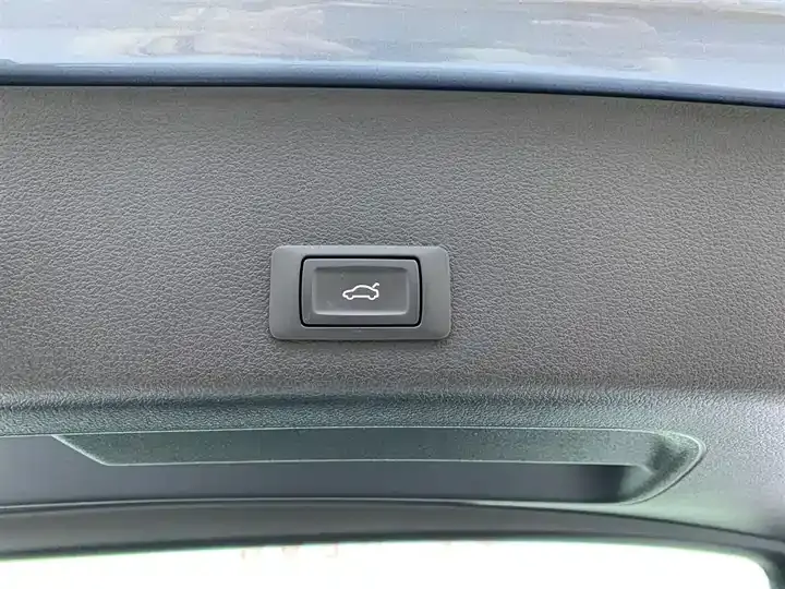 Audi e-tron 2021 50 quattro Luxury Model 10
