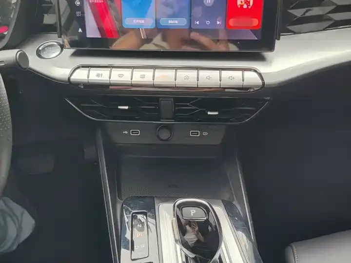 MG5 2023 300TGI DCT Premium Edition 12