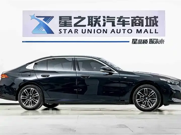 BMW 5 Series 2024 525Li M Sports Suit 5