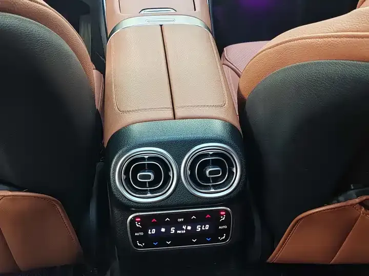 Mercedes Benz GLC 2024 GLC 300 L 4MATIC Dynamic 5-seat 10