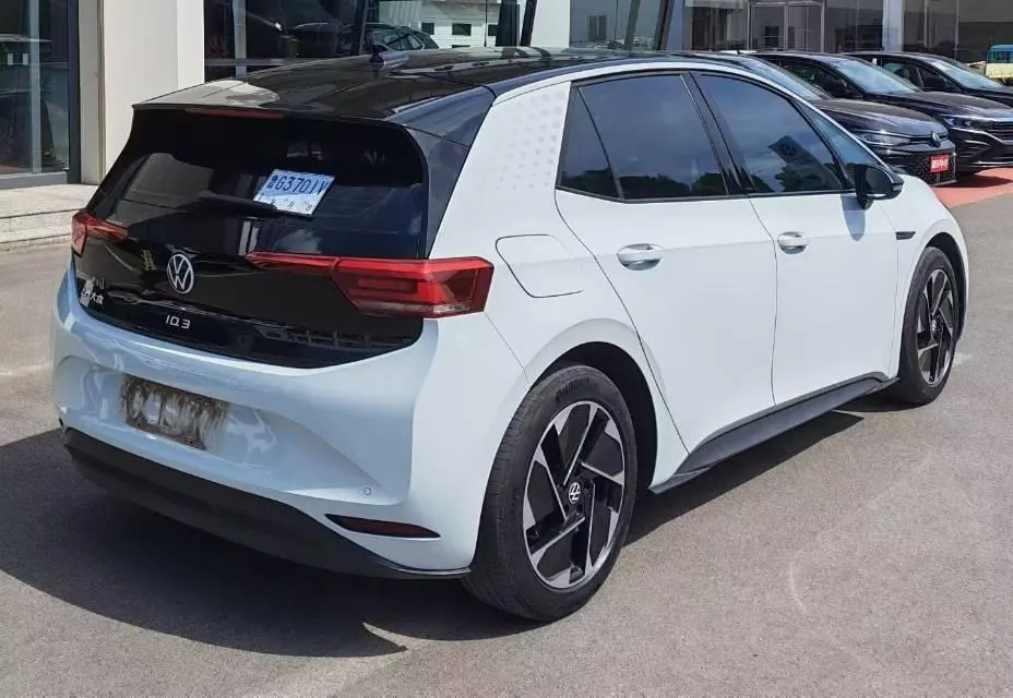 Volkswagen 2023 ID. 3 Pure Smart Edition Automatic Transmission 2