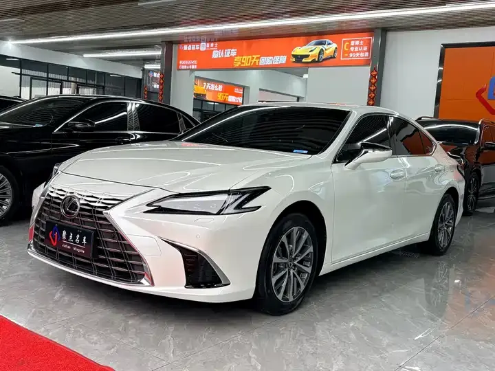Lexus ES 2025 Model 200 Prestige Edition - View 1