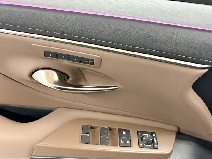 Lexus ES 2025 Model 200 Prestige Edition 10