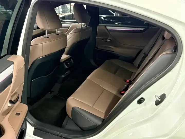 Lexus ES 2025 Model 200 Prestige Edition 8