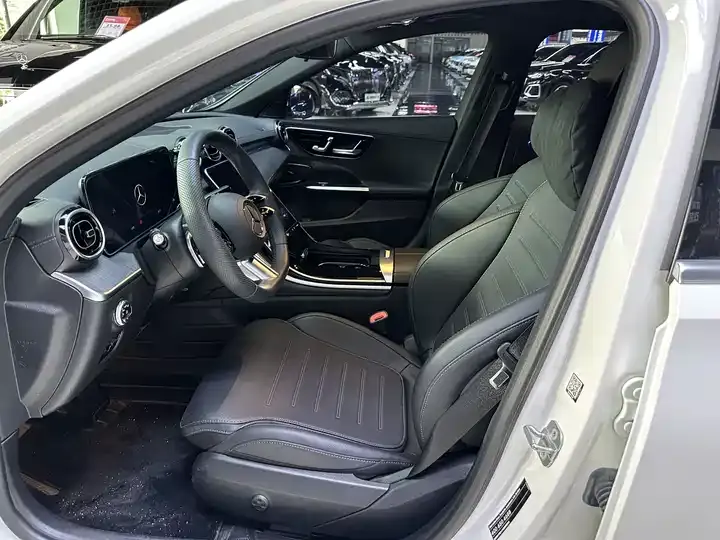 Mercedes Benz Class C 2024 C 200 L Sports Edition 4