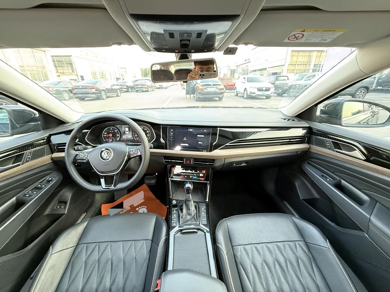 Volkswagen Passat New Energy 2020 Passat PHEV 1.4T Deluxe Automatic Gear 8