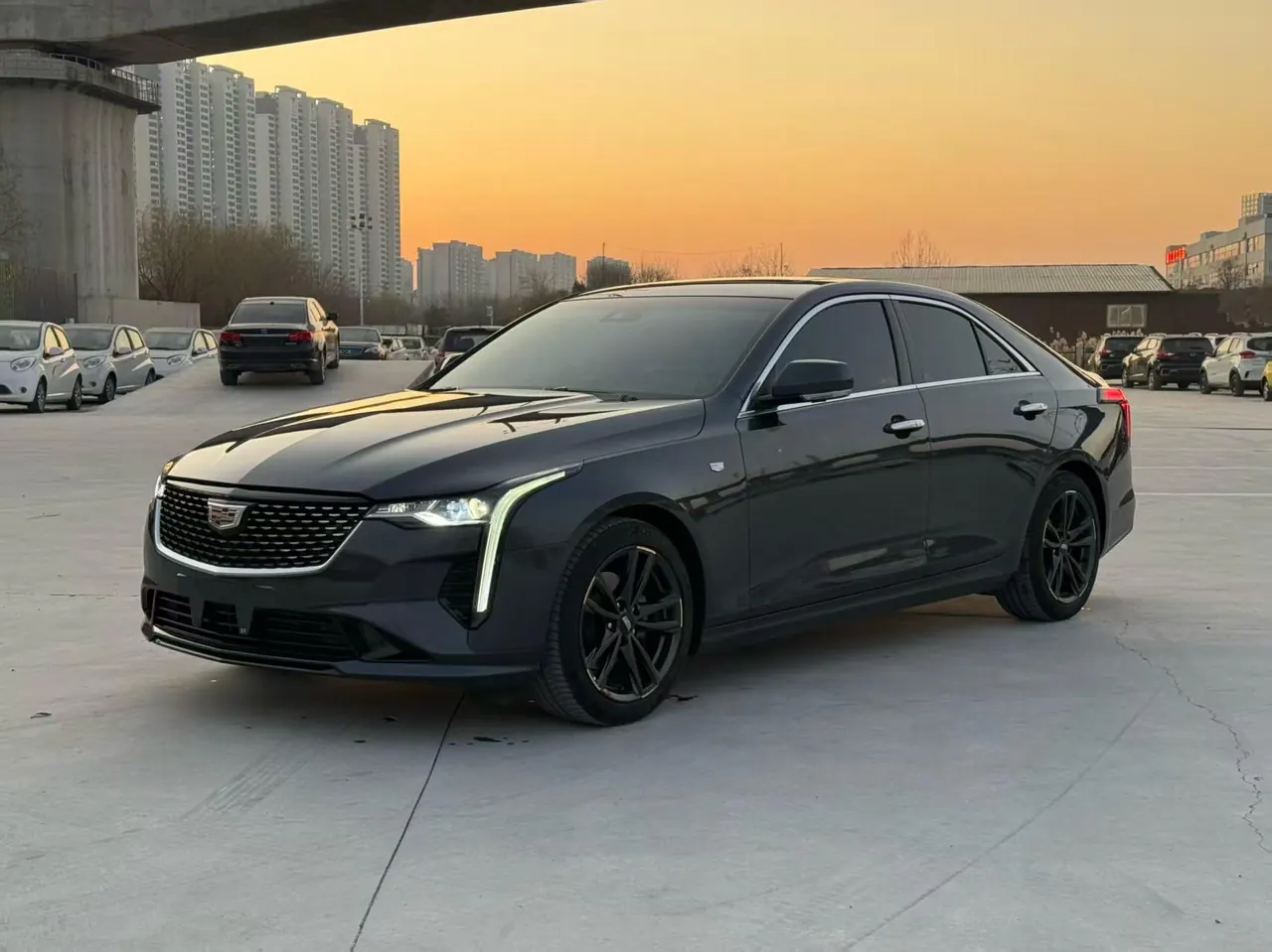 Open image lightbox: Cadillac 2022 CT4 2.0T 28T luxury automatic gear