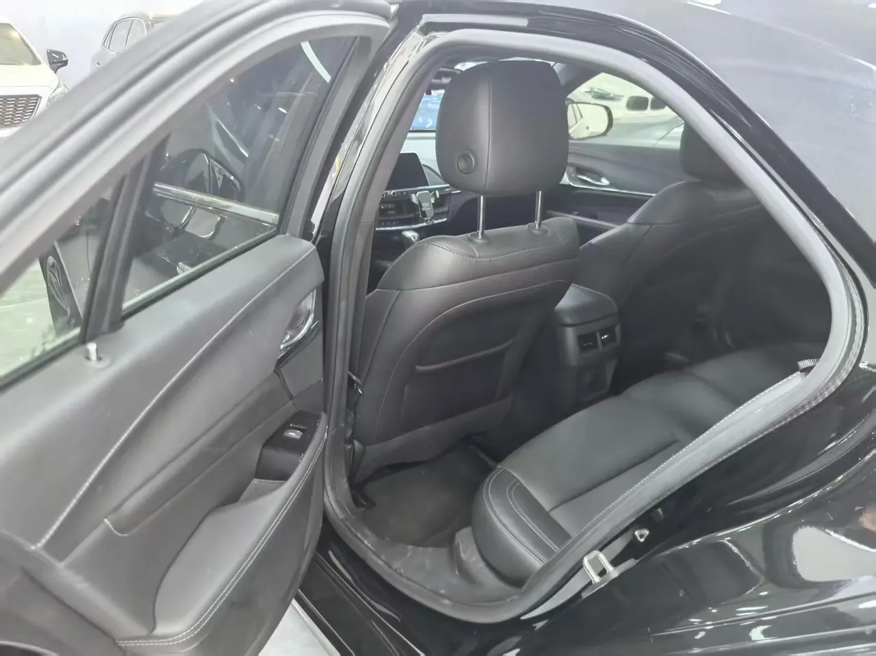 Cadillac 2022 CT4 2.0T 28T luxury automatic gear 5