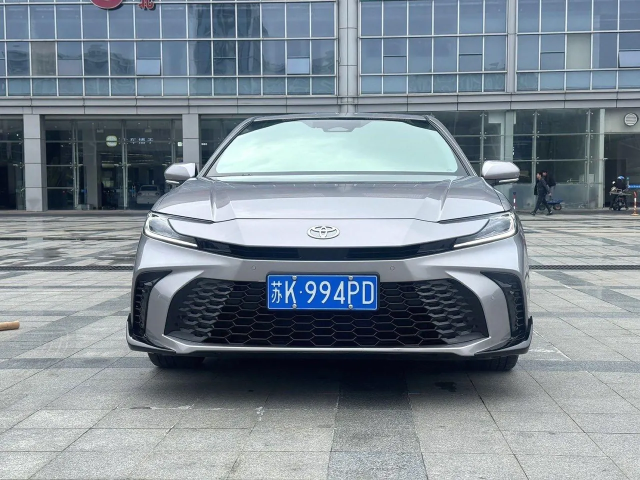 Toyota 2026 Camry Double Engine 2.0HSE Stepless Sports Lite Edition Automatic Gear 2