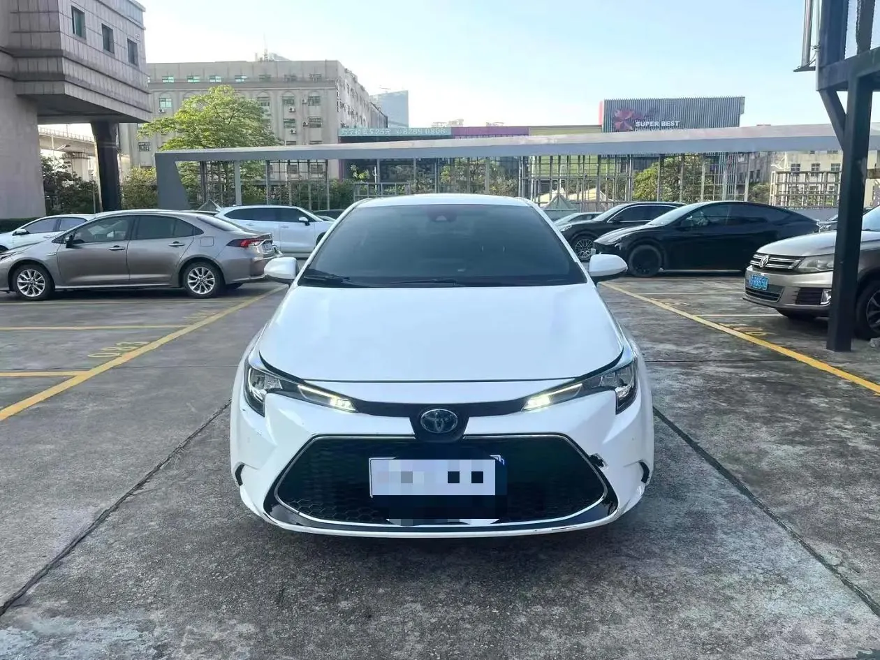 Toyota 2022 Lei Ling Shuangqing 1.8H Stepless Deluxe Edition Automatic Gear 2