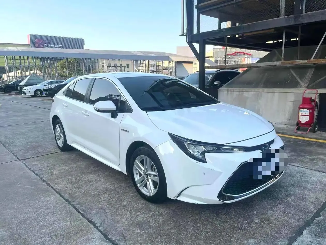 Toyota 2022 Lei Ling Shuangqing 1.8H Stepless Deluxe Edition Automatic Gear 3