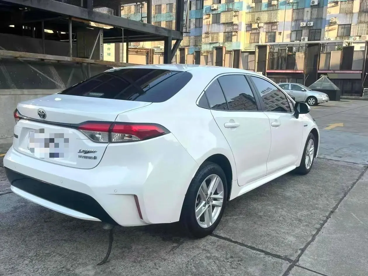 Toyota 2022 Lei Ling Shuangqing 1.8H Stepless Deluxe Edition Automatic Gear 4