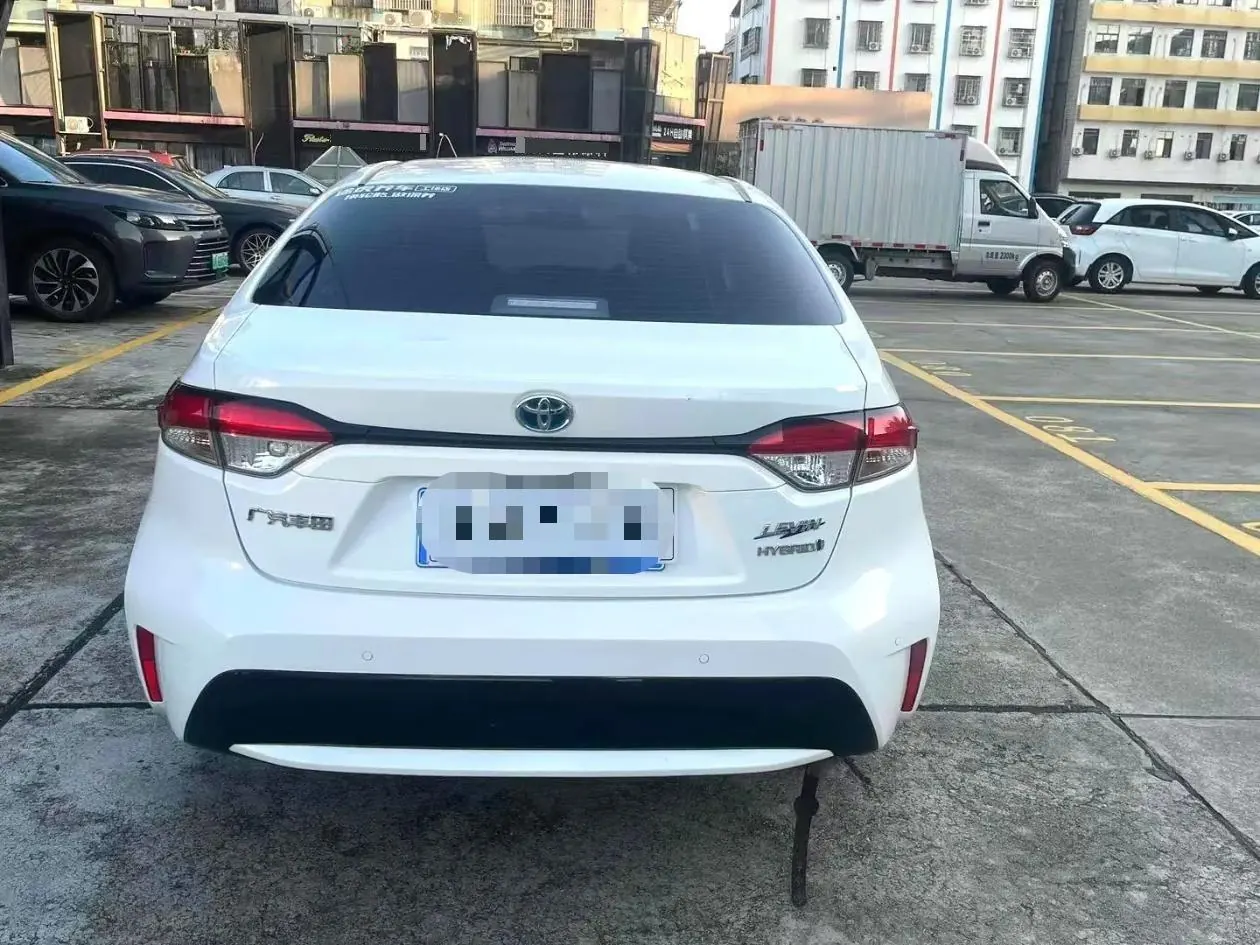 Toyota 2022 Lei Ling Shuangqing 1.8H Stepless Deluxe Edition Automatic Gear 5