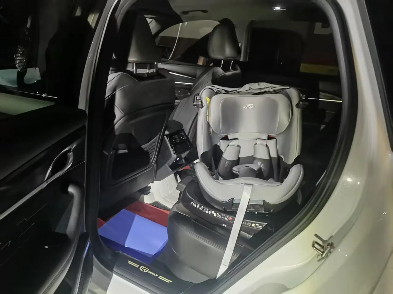 Geely 2024 XingyueL (Monjaro) 2.0TD High Power Two-Drive Enovate Edition Automatic Transmission 4