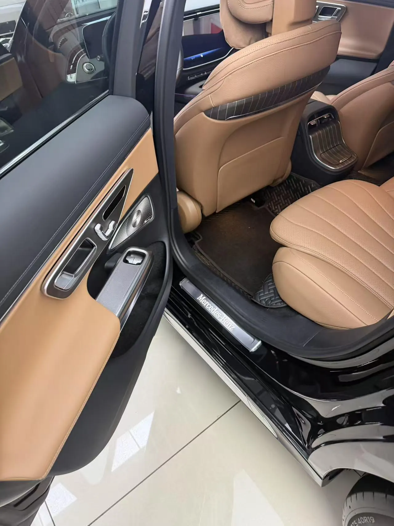 Mercedes Benz E Class 2024 E 300 L 48V 2.0T Luxury Sports Automatic 16