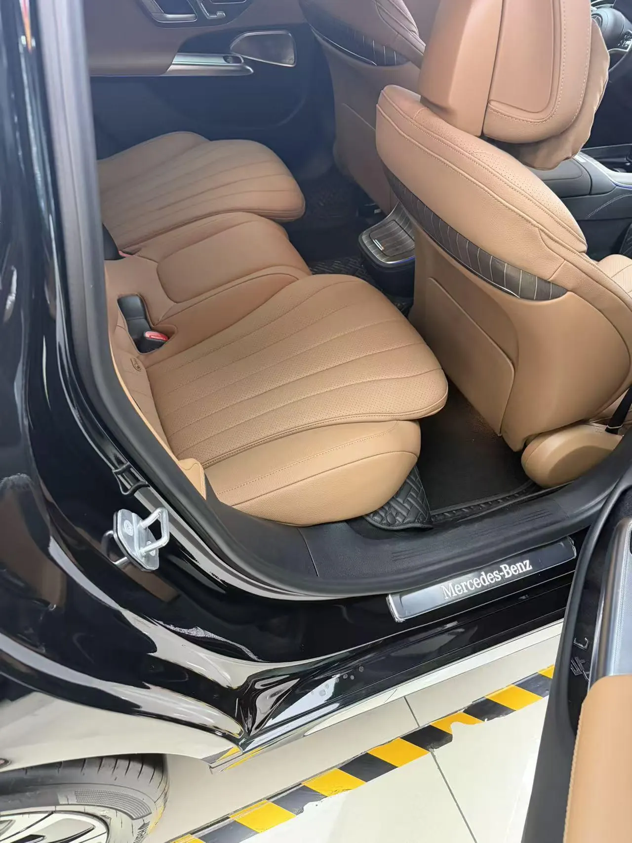 Mercedes Benz E Class 2024 E 300 L 48V 2.0T Luxury Sports Automatic 7